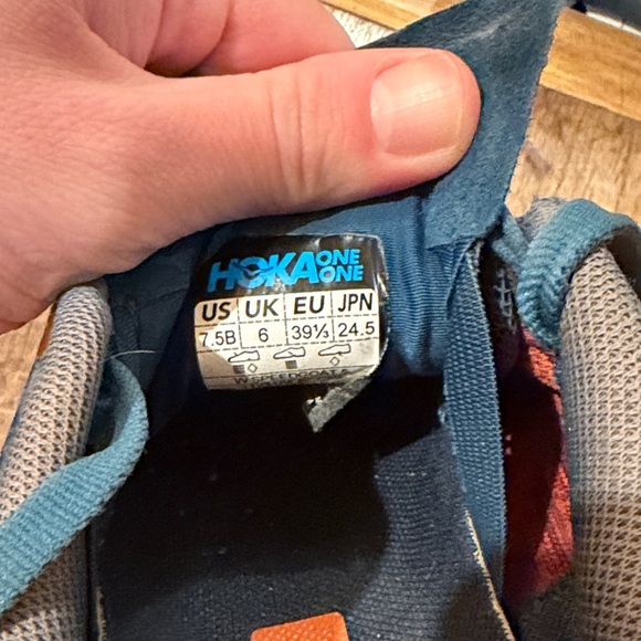 Hoka Speedgoat 5 Women’s 7.5 - Picture 6 of 6